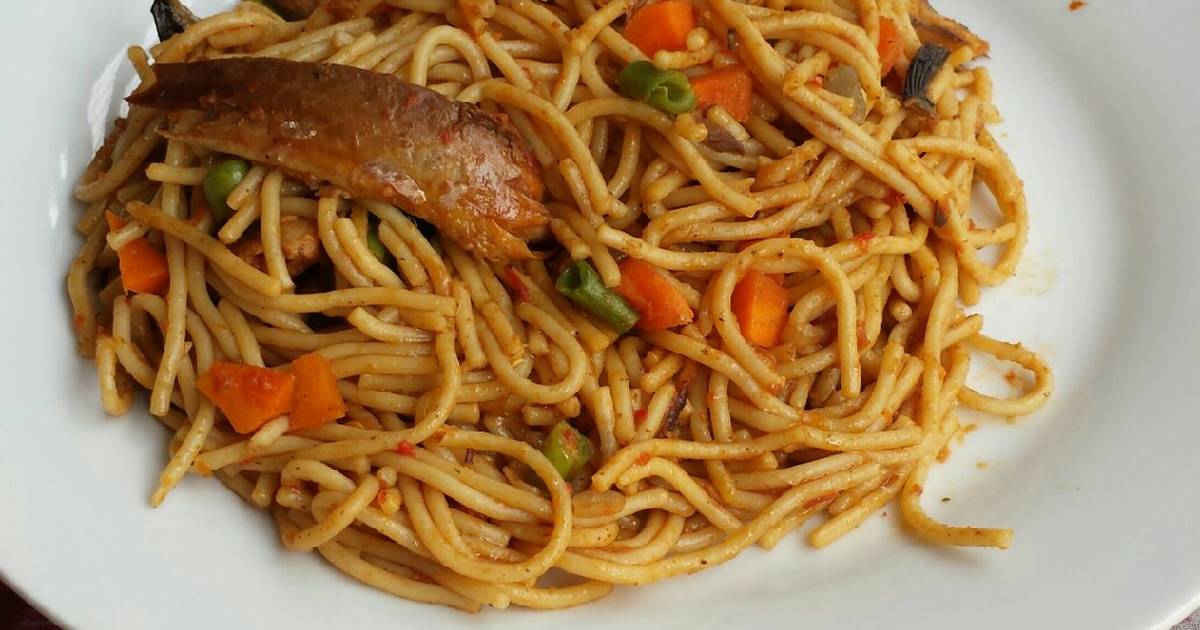 Spegetti jellof with fried fish